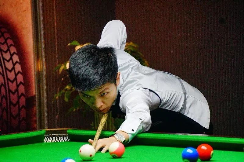 与年轻球员 与年轻球员