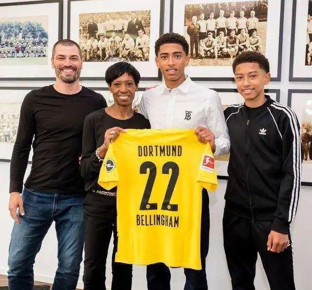 小陈同样携 小陈同样携